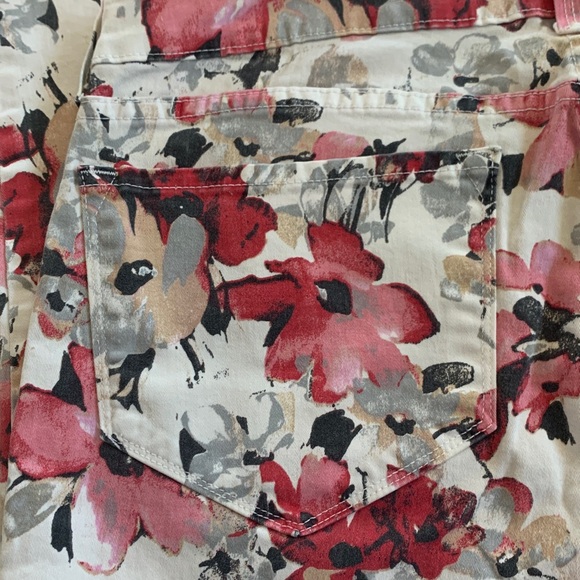 NYDJ Floral Jeans - Picture 4 of 6